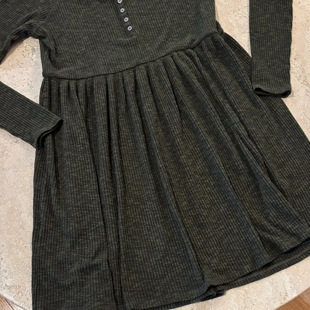 American‎ Eagle Medium long sleeve dress